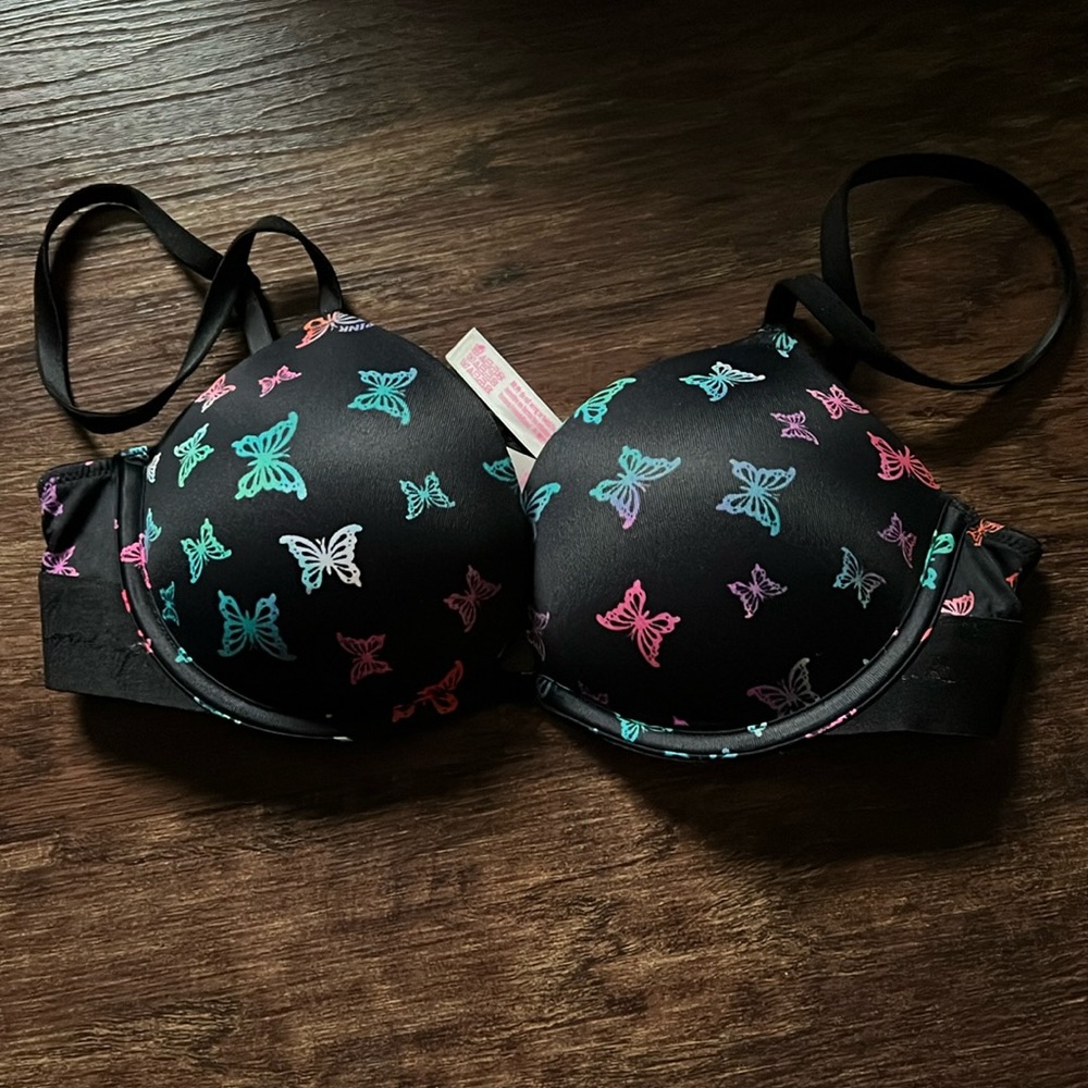 Pink Victoria Secret Wear Everywhere Super Push-up Bra.